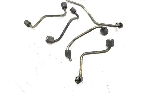 Fuel injector supply line/pipe