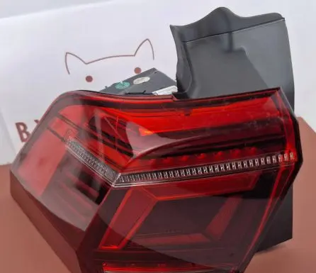 Volkswagen Tiguan Allspace Rear/tail lights 5NA945207J