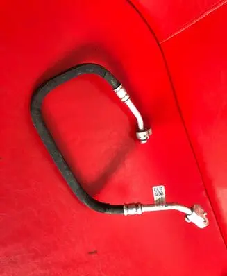 Audi A4 S4 B9 8W Air conditioning (A/C) pipe/hose 8W0816721B