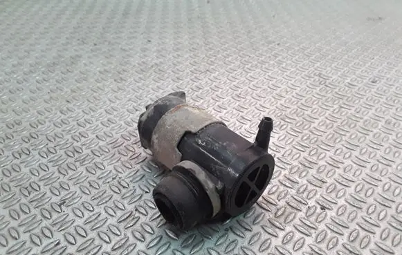 Mitsubishi Pajero Windscreen/windshield washer pump