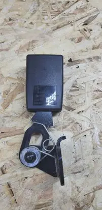 Mercedes-Benz E W211 Rear seatbelt buckle A2118600769
