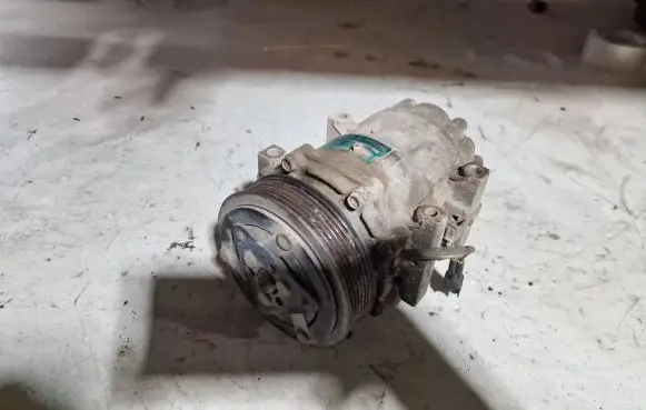 Volvo V50 Air conditioning (A/C) compressor (pump) 7902502424