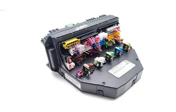 Mercedes-Benz C W204 Fuse module A2129003514