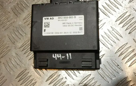Audi A5 8T 8F Voltage converter inverter 8K0959663B 4411