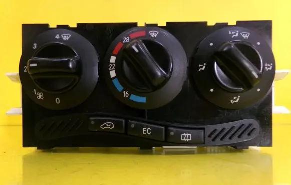 Mercedes-Benz A W168 Climate control unit 1688300485