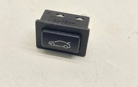 Tailgate opening switch