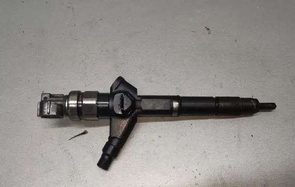 Nissan Primera Fuel injector 16600BN800