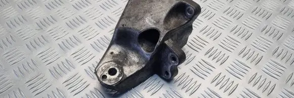 Lexus IS 220D-250-350 Engine mounting bracket