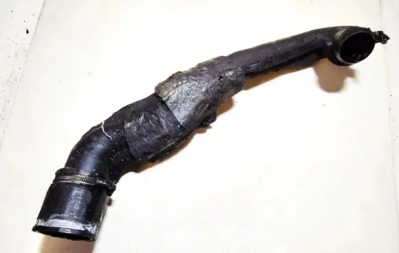 Intercooler hose/pipe