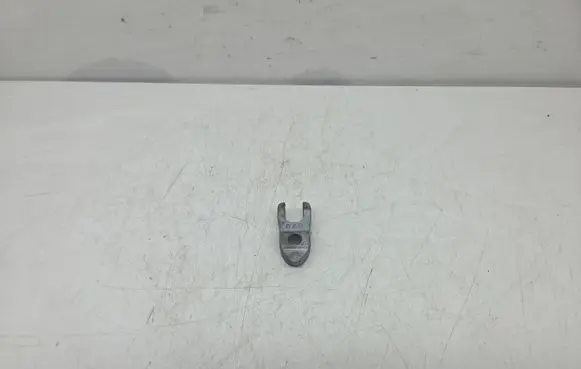 Chevrolet Captiva Fuel Injector clamp holder 8A2