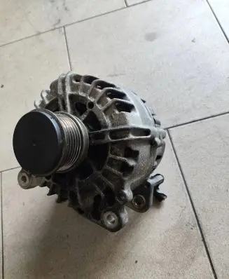 Volkswagen Golf VI Generator/alternator 03L903023F 2607703A 410008144