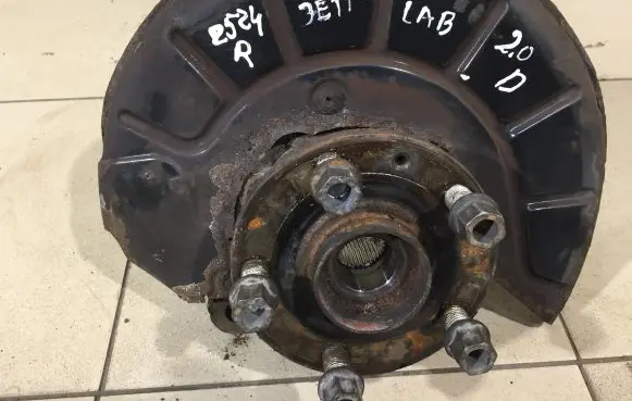 Skoda Yeti (5L) Front wheel hub spindle knuckle