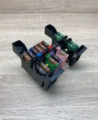 Mercedes-Benz E W211 Fuse box set 2115450301 13943311