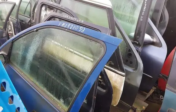 Ford Sierra Front door pilkos