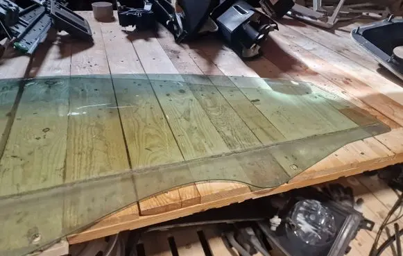 Citroen C5 Front door window glass four-door