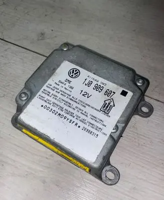 Audi A4 S4 B5 8D Airbag control unit/module 1J0909607