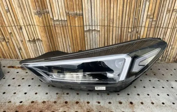 Hyundai Tucson TL Headlight/headlamp 92101D7700 D70LH03 L009D700028985