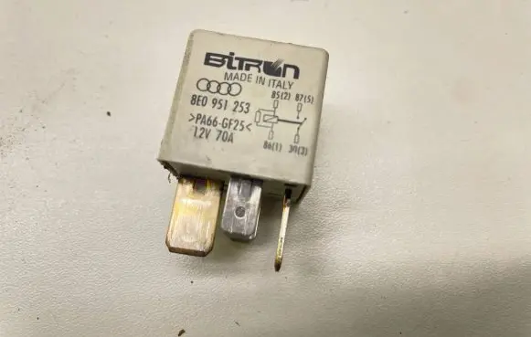 Audi A6 S6 C6 4F Other relay 8E0951253