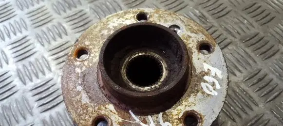 BMW 5 E60 E61 Rear wheel hub