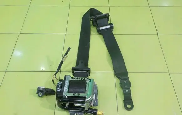 Volvo S60 Front seatbelt 61655800 BEZPIECZENSTWA