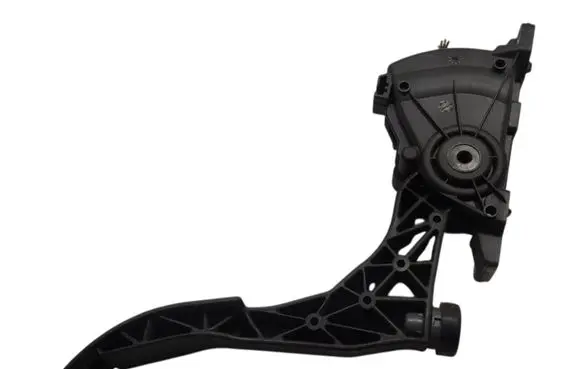 Accelerator throttle pedal