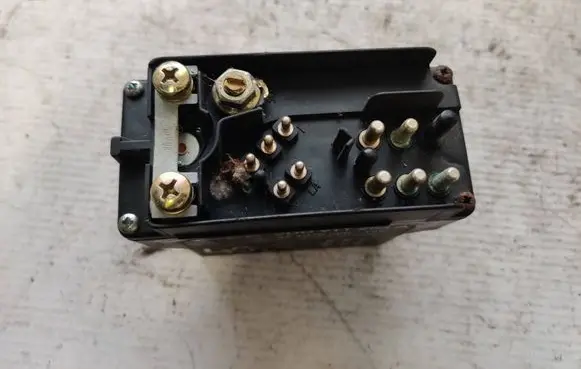 Volkswagen II LT Glow plug pre-heat relay 2D0911253A 899070000