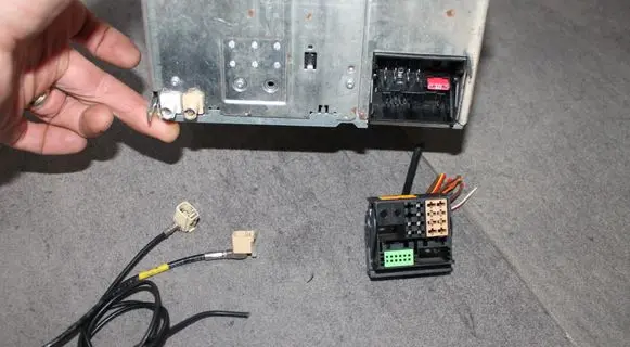 Volkswagen Golf V Sound system wiring loom 1K0035186P 3B7035444