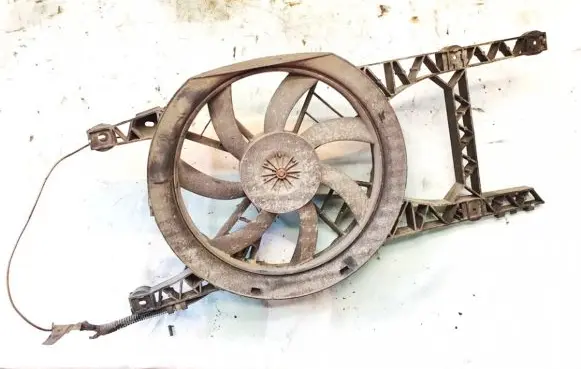 Renault Laguna I Radiator cooling fan shroud