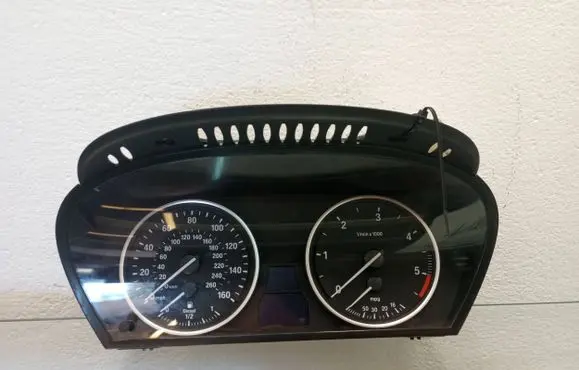 BMW 5 E60 E61 Speedometer (instrument cluster) 9153756 62119153756 21384001053
