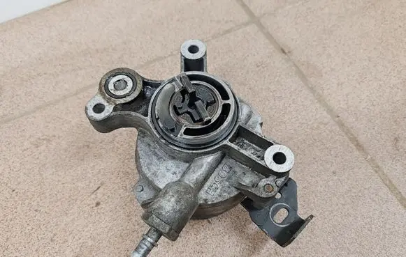 Volvo V50 Vacuum pump D1651A 1709M