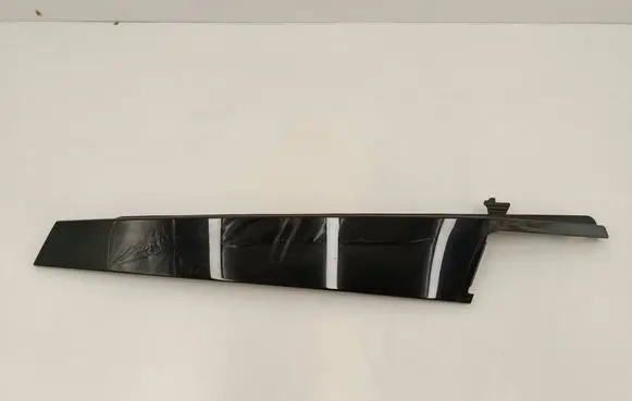 BMW 2 F46 Front door glass trim molding 7316730