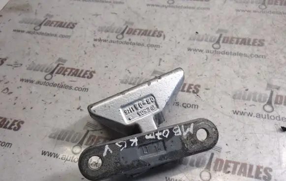 Mercedes-Benz E W211 Rear door upper hinge