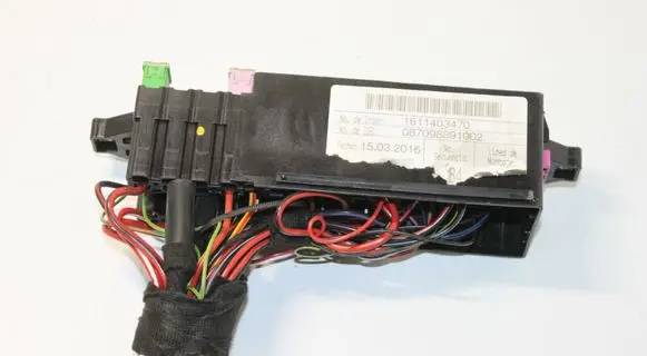 Volkswagen Polo VI Fuse box set 1611403470