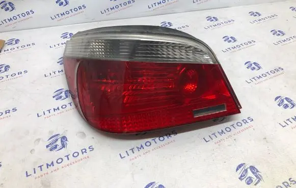 BMW 5 E60 E61 Rear/tail lights 6923305