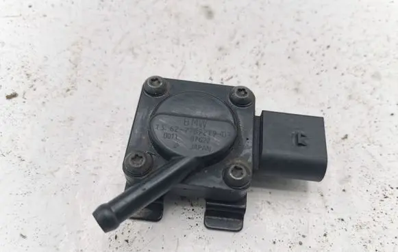 BMW X3 E83 Exhaust gas pressure sensor 1362778921903 001107022