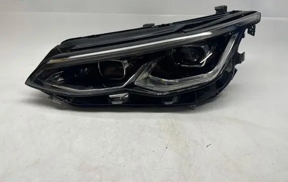 Volkswagen Golf VIII Headlight/headlamp 5H1941035