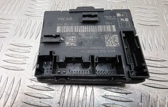 Volkswagen Atlas Door control unit/module 5Q0959593E 5Q0959593B