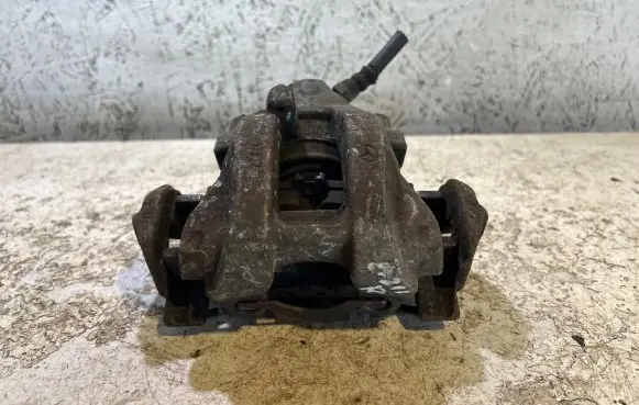 Mercedes-Benz E W211 Rear brake caliper