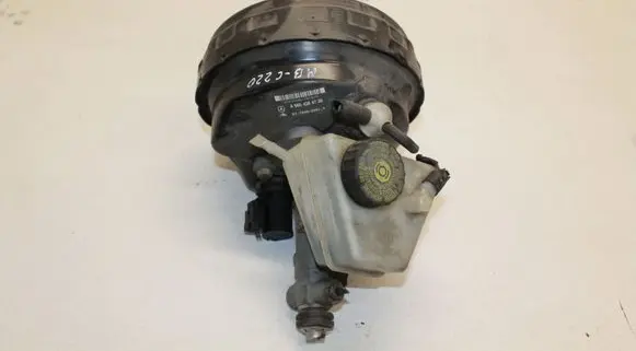 Mercedes-Benz C W203 Brake booster A0054304730