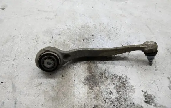 Mercedes-Benz C W205 Front lower control arm/wishbone A20501re