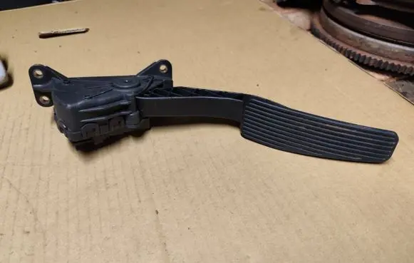 Chrysler 300 - 300C Accelerator throttle pedal 04593610AA
