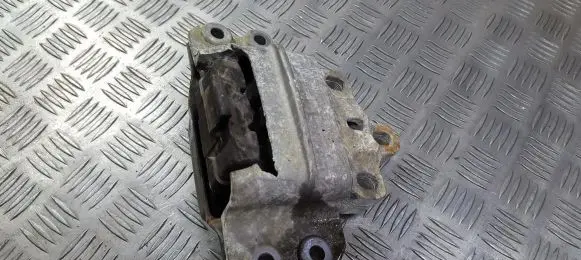 Volkswagen Golf IV Engine mount bracket 1K0199555