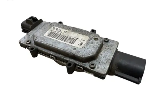 Ford Kuga II Coolant fan relay 1137328684