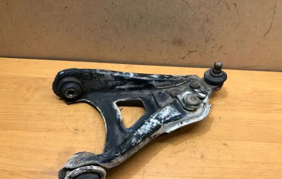 Renault Kangoo I Front lower control arm/wishbone