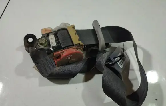 Mazda Premacy Rear seatbelt T89243T