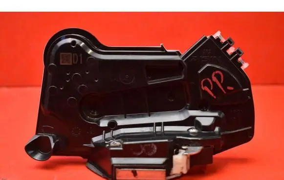 Toyota C-HR I Front door lock 