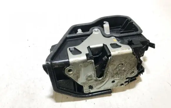BMW 4 F32 F33 Rear door lock 7202147 a053702