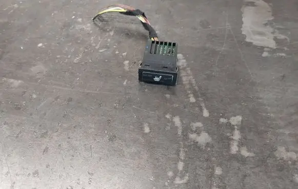 BMW 3 E46 Seat heating switch 8368922 61318368922