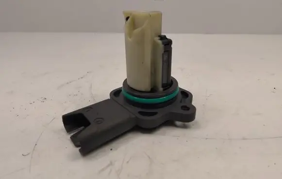 BMW X3 E83 Mass air flow meter 7551638 13627551638