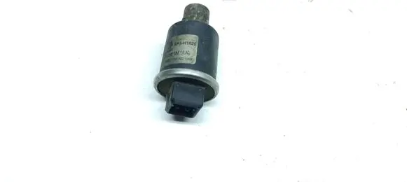 Audi A4 S4 B5 8D Air conditioning (A/C) pressure sensor 1H0950139B